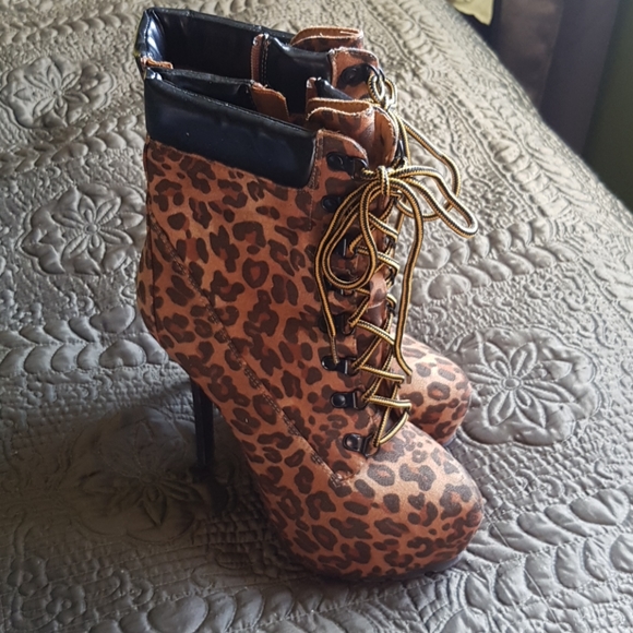 Leopard print stiletto booties - Picture 2 of 4